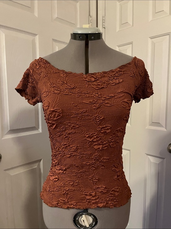 Haystacks Tops - Haystacks Floral Off-Shoulder Scrunch Top, Warm Brown, Size S